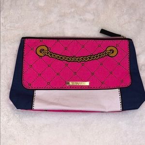 Estée Lauder make-up bag